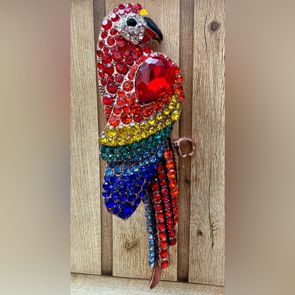 Multicolored Brilliant Crystal Macaw Parrot Brooch Pin, Rose Gold Metal Finish - Picture 5 of 5